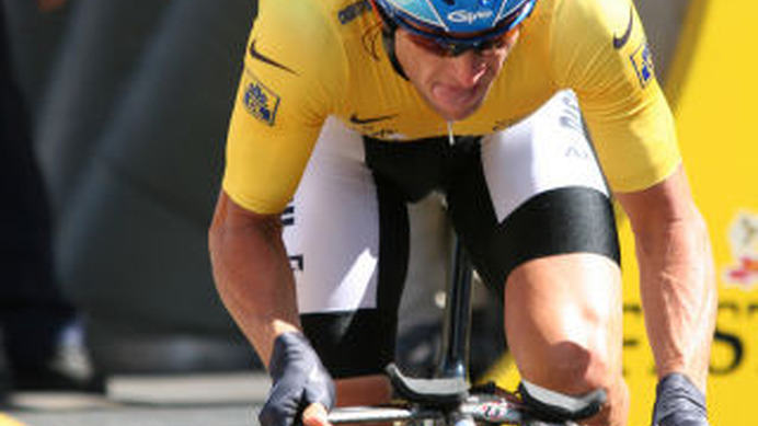 　生存率50％という癌を克服した後に、世界最大の自転車レース「ツール・ド・フランス」で前人未踏の7連覇を達成し、最後の勝利の当日に引退したランス・アームストロング（37＝アメリカ）が4年ぶりに現役復帰。1月18日に開幕する8日間のステージレース、第11回ツアー・