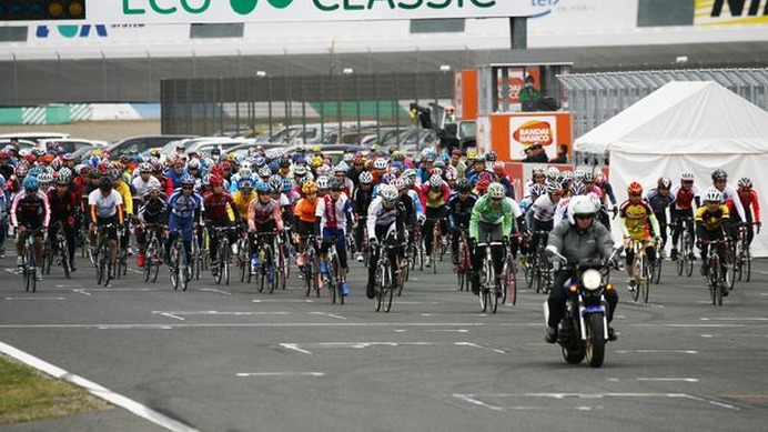 　栃木県茂木町のツインリンクもてぎで開催される自転車イベント「サイクルモードエコクラシック」が4月11日、12日に開催され、2月28日まで参加者を募集している。