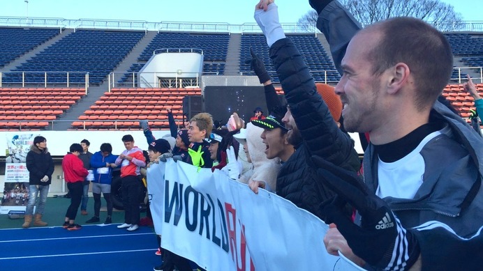 【やってみた】100kmマラソン世界記録者とガチンコ勝負…レッドブル「Wings For Life World Run」