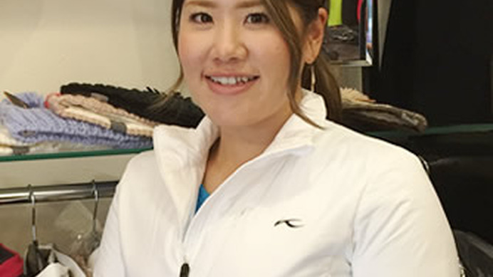 プロゴルファーの柳澤美冴、チュースとゴルフウェア契約