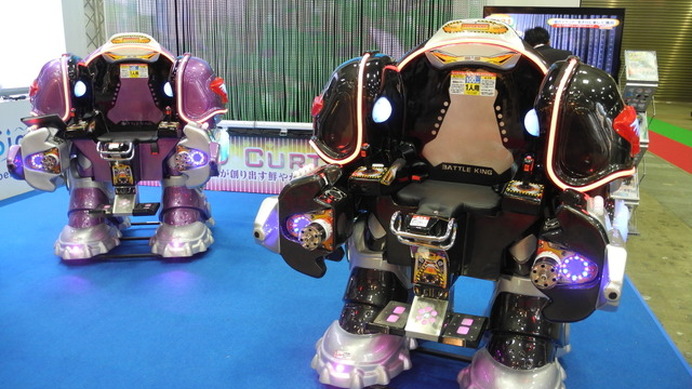 コーエイがレンタルする搭乗型ロボットゲーム機「バトルキング」