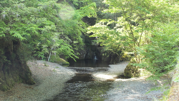 亀ヶ淵。筆者は武生山からのルートを使ったが、龍神大吊橋や龍神ダムからのコースもある。