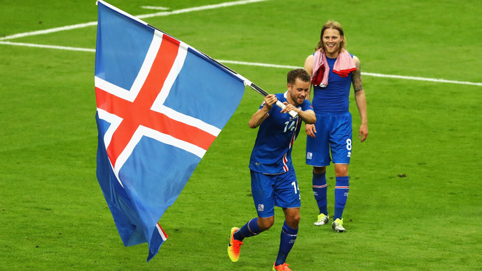 アイスランドがeuro初勝利 決勝t行きに監督 独立記念日を変えなければ Cycle やわらかスポーツ情報サイト