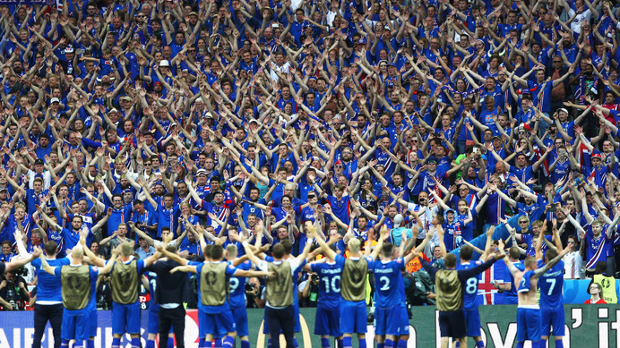アイスランドが欧州選手権（EURO）で初勝利、決勝トーナメント行きを決めた（2016年6月22日）