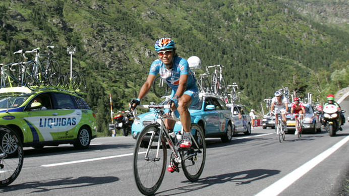 　ツール・ド・フランスは大会7日目にピレネー山脈での3日連続となる山岳区間に突入した。すでに2区間を終えたが、Bboxブイグテレコムの新城幸也（24）にとっては非常に厳しいレースとなった。雨中戦となった第6ステージの残り9km地点で落車。本人は一部にしか公言して