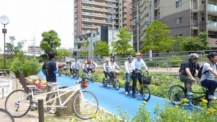 写真＝大阪でタンデム自転車を楽しむ会