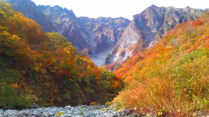 10月21日の一ノ倉沢。この時期なら家族連れでハイキングできる