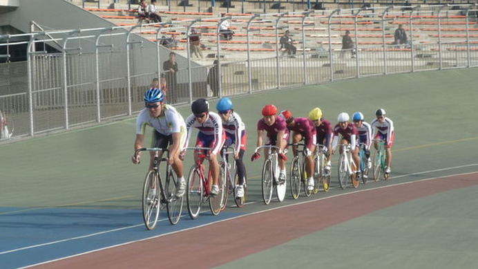 　第44回早慶自転車競技定期戦が11月8日に神奈川県横浜市の花月園競輪場で行われた。早稲田大学が対校得点70点を獲得し、26点の慶應義塾大学を抑えて8年連続の総合優勝を収めた。
　昭和14年（1939年）から行われている伝統の一戦。ケイリンや1kmタイムトライアルなど個