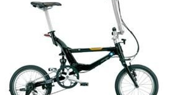 　自転車関連商品の輸入商社であるマルイは11月26日、自転車や自転車関連のオプショングッズなどの新製品を発表した。オリジナルブランド「ギザプロダクツ」からドクロ型のLEDライト「スカリーライト」や、自転車工具の「パステルカラーアーレンキーセット」など。今ま