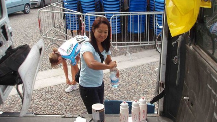 　3大会連続で女子ロードレースの五輪代表となり、08年末の引退後はイタリアで指導者修業を続ける沖美穂が、12月19日にテレビ朝日で放送される「挑戦者～NO.1への階段」に出演する。「3分間だけのショートストーリーですが、内容の濃いものになります。ぜひ見てください