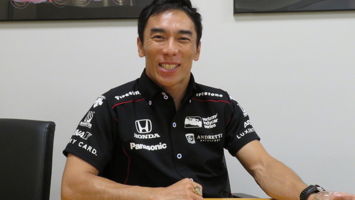 インディ500制覇のチャンピオンリングとともに、佐藤琢磨はシリーズタイトル獲得を目指す。