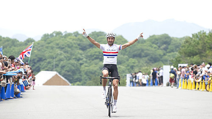 　第14回ツアー・オブ・ジャパン伊豆ステージが5月22日、静岡県伊豆市の日本サイクルスポーツセンター周回コースで行なわれ、クリスチャン・ハウス（30＝ラファコンドール・シャープ）が優勝。2位に福島晋一（38＝クムサン・ジンセン・アジア）、3位にマイケル・マシュ