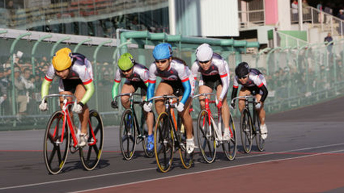 　日本自転車競技連盟などがロンドンオリンピックを目指す女子選手を発掘するプロジェクトを始動させた。同五輪から女子の自転車トラック競技種目が増えることになり、その逸材を育成することがねらい。なかでも女子ケイリンは最も強化していきたいポイントだ。自転車競