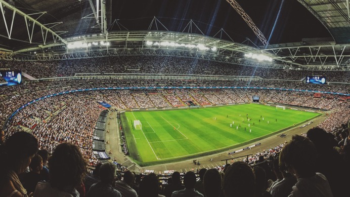 ブッキング・ドットコム、欧州サッカー連盟とパートナー提携…選手権、試合の予約をサポート