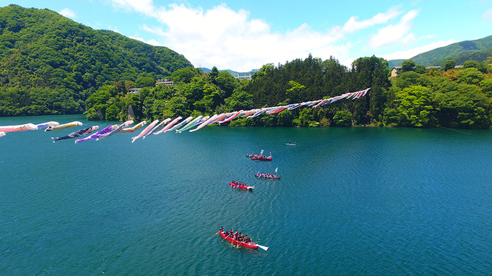 10人乗りのゴムボートレース「赤谷湖Eボート大会」5月開催