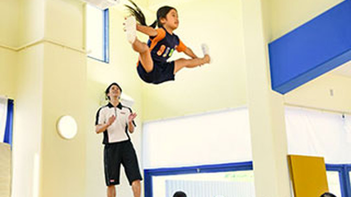 コナミスポーツクラブ、子ども向け運動塾「トランポリンスクール」を3施設で提供
