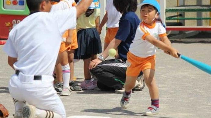 静岡県立三島南高校の野球部員が「梅の実保育園」で野球教室を開催【写真：広尾晃】