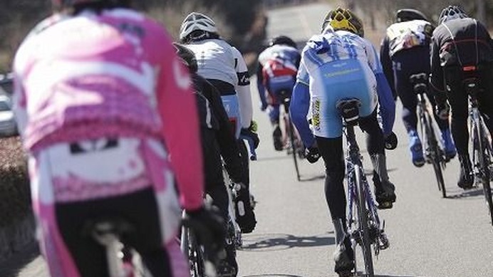 　世界最大の自転車レース「ツール・ド・フランス」を目指すエキップアサダが2月13日に第7回トライアウトを実施し、千葉県の橋詰丈（14）と神奈川県の石上優大（13）が選考テストで合格したと発表。エキップアサダ強化選手チーム「エカーズ」への加入を認められた。