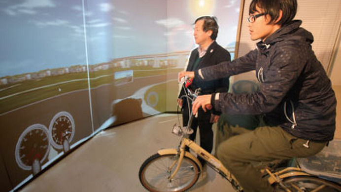 自転車シュミレーターが下水道展’14大阪に