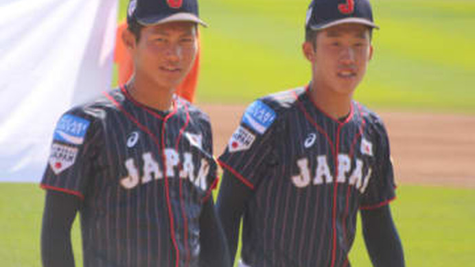 昨年も2年生ながらU-18代表に選出されていた大阪桐蔭・藤原（左）、報徳学園・小園【写真：Getty Images】