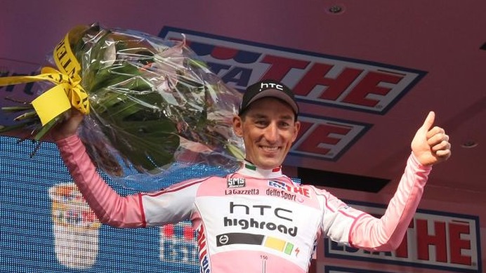 　ジロ・デ・イタリアは5月7日、ベナリア・レアーレ～トリノ間19.3kmで第1ステージとしてチームタイムトライアルが行われ、HTC・ハイロード（米国）がトップタイムをたたき出して優勝。チーム内で最初にゴールラインを通過したマルコ・ピノッティ（35＝イタリア）が総合