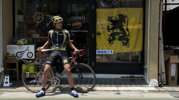 　欧州プロ・クラブチームサイクルウエアの販売サイト「エアロ・アズール」を手がけるクランノートは、自転車レースの本場ベルギー・フランドル地方をイメージした、ビオレーサー社製のフランデレンシリーズの発売を7月7日に開始した。