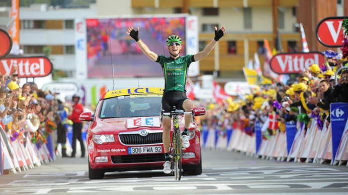 　ツール・ド・フランスは7月22日、モダーヌ～ラルプデュエズ間の109.5kmで第19ステージが行われ、ヨーロッパカーのピエール・ロラン（24＝フランス）が初優勝。25歳以下の新人賞でもトップに立った。