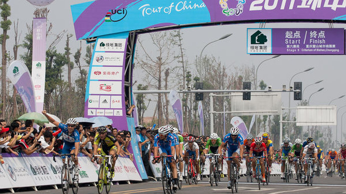 　中国で開催されている全11日間のロードレース、ツアー・オブ・チャイナは9月16日、璧山で100.8kmの第6ステージがクリテリウム形式で行われ、ロシアのボリス・シピレフスキ（タブリズペロトケミカル）がゴール勝負を制して優勝。区間3連勝。