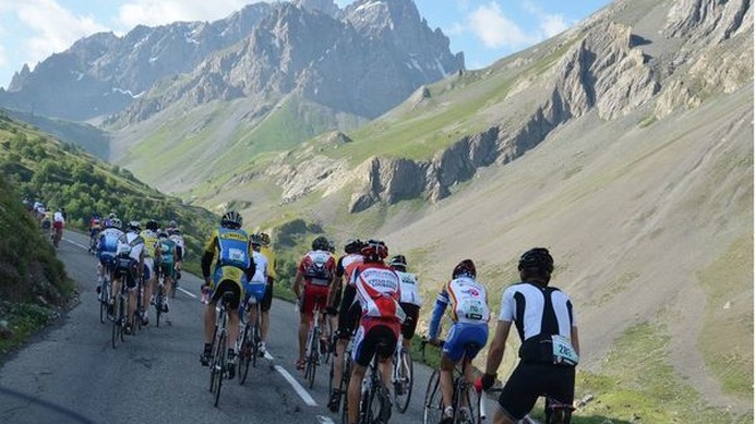 　ツール・ド・フランスの1ステージを走る一般参加レース、エタップ・デュ・ツールのコースが発表された。20周年となる2012年の大会は2レースが設定された。2012年7月8日、アルプス山脈のアルベールビル～ラトシュイール間140km。そして同14日、ピレネーのポー～バニェ