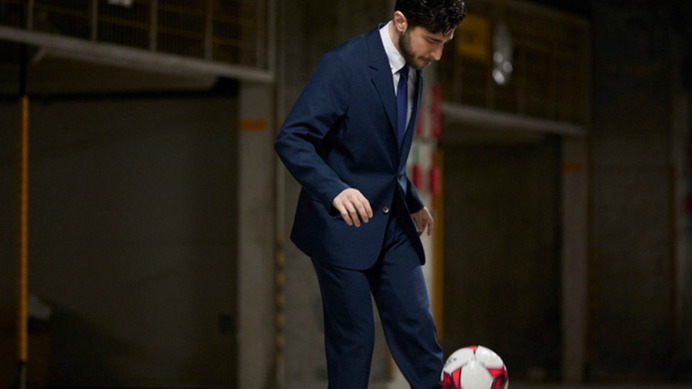 アンブロ、サッカーができるアクティブなスーツ「Umditional SUIT」をMakuakeで販売