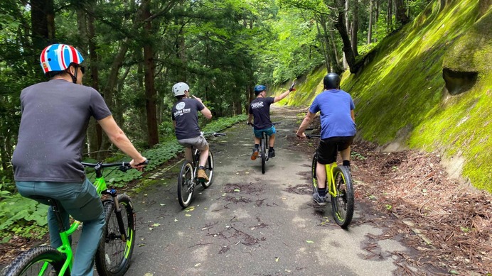 苗名滝を目指す約14キロのクロスバイクツアー宿泊プラン発売