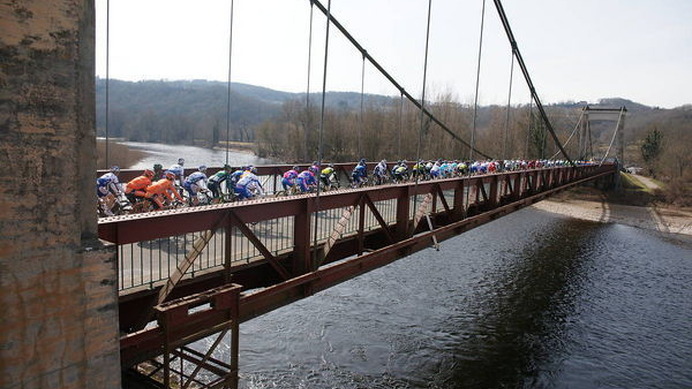 　フランスで開催されている8日間のステージレース、パリ～ニースは3月7日にブリブラゲヤルド～ロデの183kmで第4ステージが行われ、ロット・ベリソルのジャンニ・ミールスマン（ベルギー）がゴールスプリントを制して優勝した。