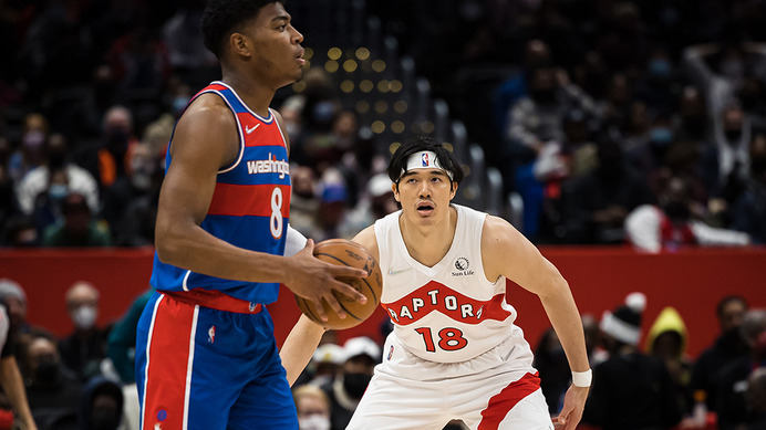 【NBA】八村塁 vs 渡邊雄太 2シーズンぶり日本人対決の軍配は……　混沌とする両チームのプレーオフ争い