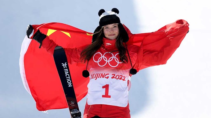 【北京五輪】アメリカ生まれ中国代表・谷愛凌が2冠達成　スキーハーフパイプで金メダル