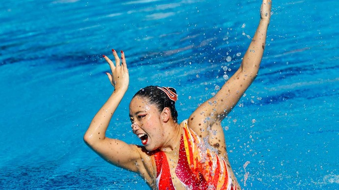 【世界水泳】アーティスティック・スイミング、乾友紀子が初の金メダル　「特別な思い」と歓喜
