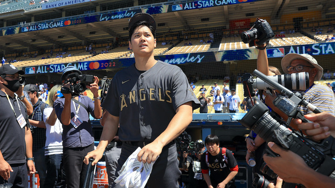 【MLBオールスター】レッドカーペットで大谷翔平vs.佐々木朗希について質問受ける　「真っ直ぐが速い」