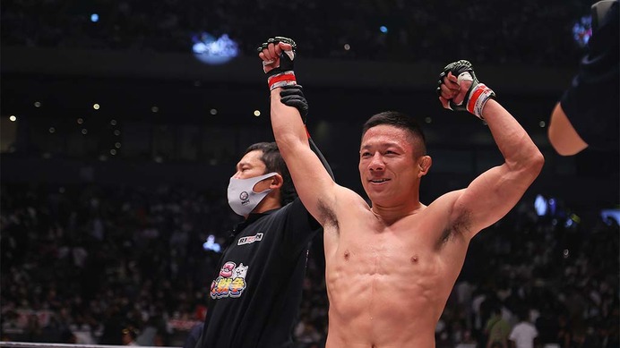 【RIZIN.38】堀口恭司、1年9カ月ぶりの凱旋勝利　金太郎を肩固めで撃破「ヒヤヒヤさせてしまって…」