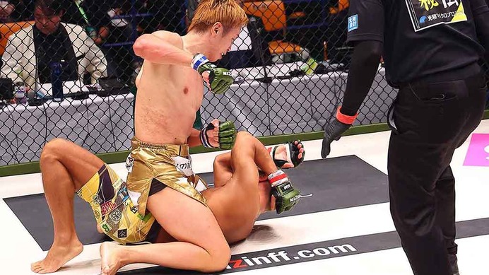 【RIZIN】久保優太が10カ月ぶり“再起戦”で奥田啓介に1ラウンドTKO勝ち　「ここが僕のリスタート」と安堵