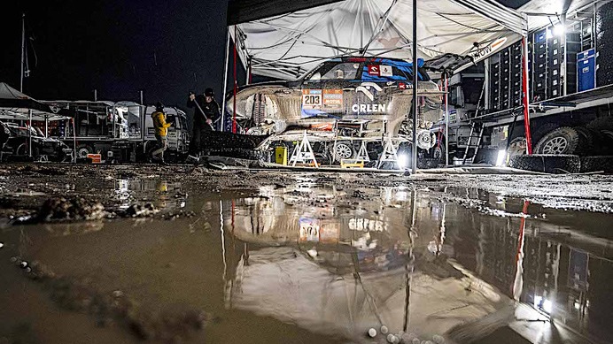 【ダカール・ラリー】4日目　山岳地帯豪雨でSSは377kmに短縮　ライバルのトラブルを尻目にトヨタのナッサー・アル-アティヤが総合首位に