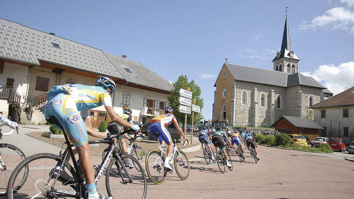 　クリテリウム・デュ・ドーフィネは6月9日、フランスのサンタルバンレス～モルジンヌ間の166.5kmで第6ステージが行われ、モビスターのナイロ・クインタナ（コロンビア）が優勝した。