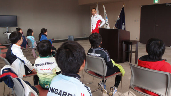 　東京都自転車競技連盟の「TCF指導者養成講習会」が7月1日に東京・京王閣で開催され、ジュニア層の育成者だけでなくサイクリングやすべての自転車競技の指導に関わる人に知ってほしい内容を1日かけての座学で講習する。無料。誰でも受講できる。
