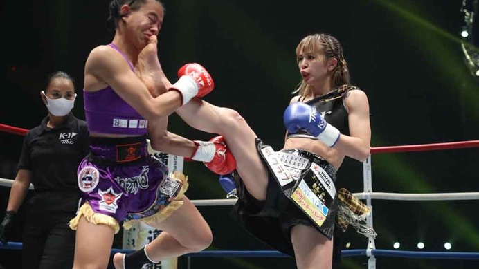 【K1】菅原美優、“前蹴り”でパヤーフォンを圧倒　判定勝利で涙の2代目女王に