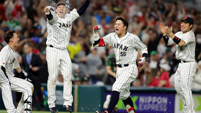 【WBC】劇的逆転サヨナラ打の村上宗隆、バントも頭をよぎった　栗山監督の「思い切り行ってこい」のゲキに応えた