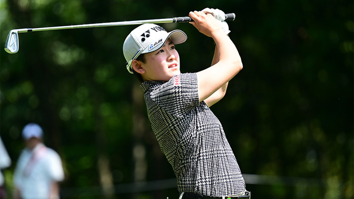 【女子ゴルフ】岩井明愛が単独首位、ショット好調でバーディ量産　ブリヂストンレディスオープン初日