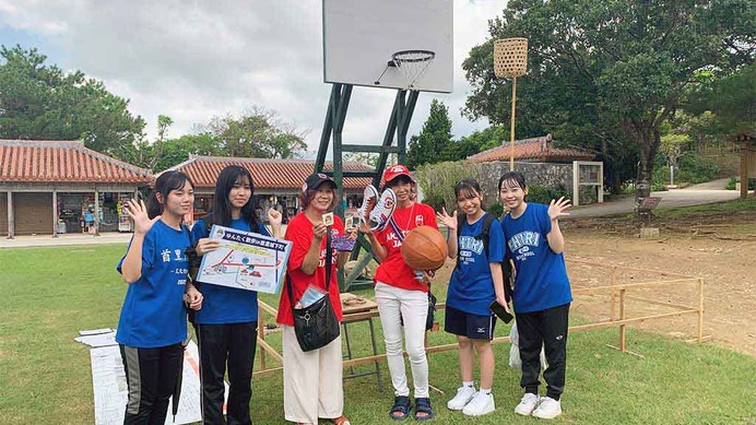 【バスケW杯】沖縄バスケットボール100年祭開催、“当時のゴール”復元に地域ガイドなど学生ボランティアも尽力