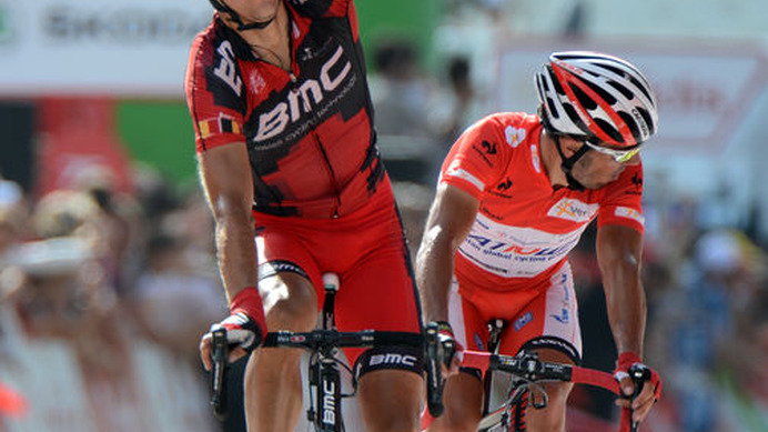 　ブエルタ・ア・エスパーニャは8月26日、アンドラ～バルセロナ間で第9ステージが行われ、BMCのフィリップ・ジルベール（30＝ベルギー）が優勝。同タイムの区間2位に入ったホアキン・ロドリゲス（33＝スペイン、カチューシャ）が総合成績を争うライバルにタイム差をつけ