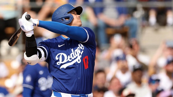 【MLB】大谷翔平は「ドジャーブルーを着るために生まれてきた」“マニア”も衝撃のド軍デビュー弾に大興奮
