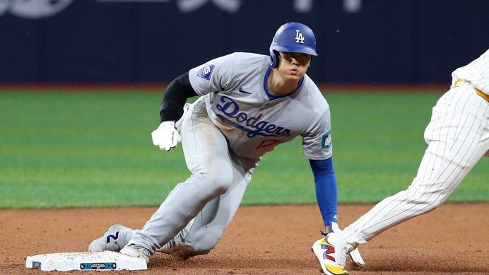 【MLB】大谷翔平、投球前に飛び出し……今季初の“盗塁失敗”　送球ミス誘い、塁上には残るも記録訂正