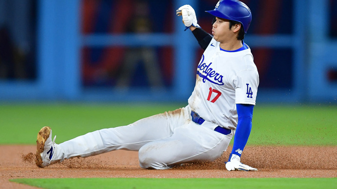 【MLB】「ショウヘイを傷つけないで」大谷翔平、今季11個目の盗塁成功　牽制が“左足直撃”も怯まず