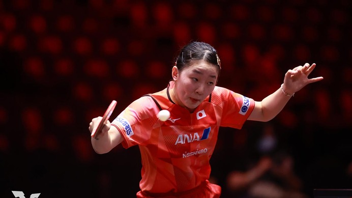 張本美和、18歳との“日韓若手対決”で完勝　キム・ナヨンに4－0ストレートで好調キープ【ITTFワールドカップ2024】